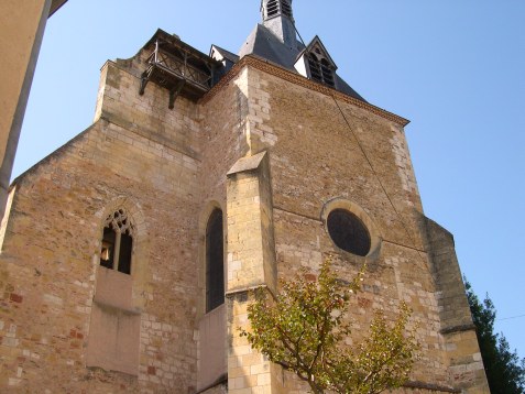  L'église Saint-Jacques sur la place Pélissière